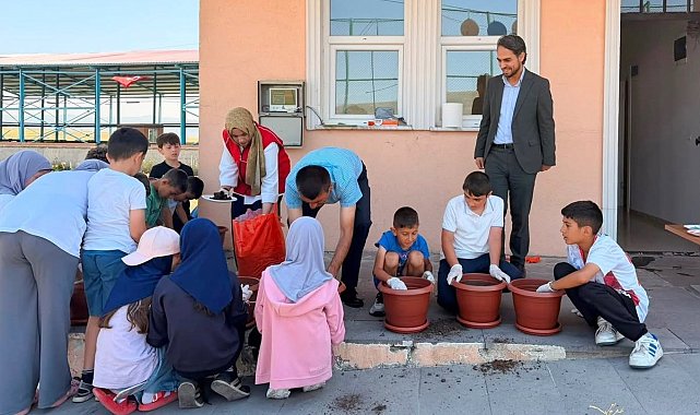 Çıldır'da "Yeşeren eller" projesi hayata geçirildi