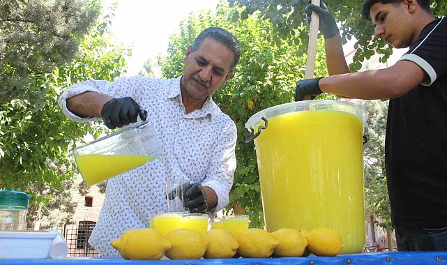 Cizre'de yaz aylarının serinleten lezzeti: Cizre limonatası