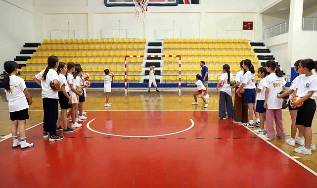 Çocuklar 15 branşta yeteneklerini geliştiriyor
