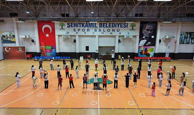 Çocuklar geleceğe Şehitkamil'de hazırlanıyor