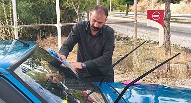 Çocukluk hayali gerçeğe dönüştü: 32 yıllık aracına gözü gibi bakıyor