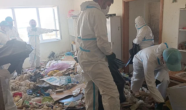Çöp evden 28 ton çöp çıktı!
