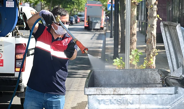 Çöp konteynerlerinde temizlik ve ilaçlama seferberliği