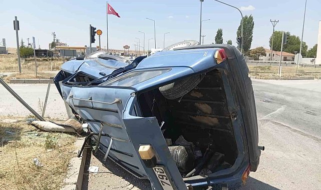 Çorum'da iki otomobil çarpıştı: 1 yaralı