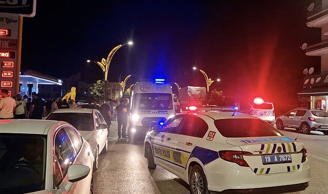 Çorum'da otomobil ile motosiklet çarpıştı: 1'i ağır 2 yaralı