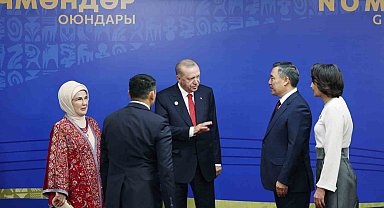Cumhurbaşkanı Erdoğan, Bişkek Arena'da Kırgız mevkidaşı Caparov tarafından karşılandı