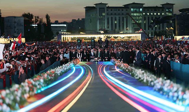 Cumhurbaşkanı Erdoğan: "Allah ömür ve sağlık verirse daha nice yıllar Türkiye'ye hizmet mücadelesi içinde olacağım"