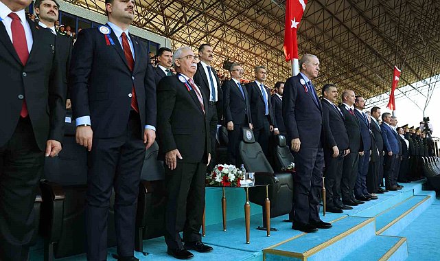 Cumhurbaşkanı Erdoğan: "Birileri 30 yıl öncesinin kodları içinde gelişmeleri ele almaya çalışırken, biz yeni sistemin kutup başlarından biri olmak için ne gerekiyorsa onu yapıyoruz"