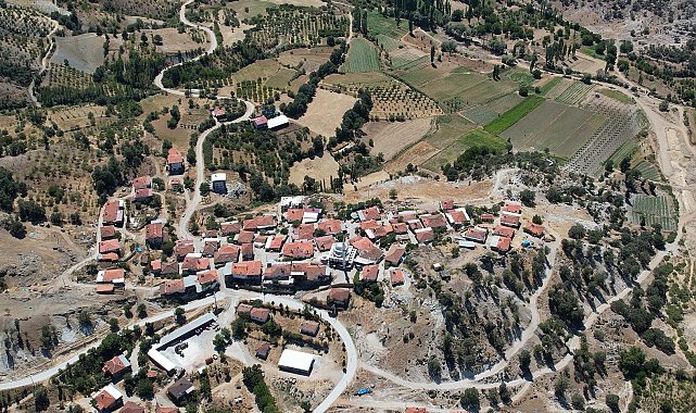 Demirci'de konforlu ulaşım için 45 kilometrelik yol yenileniyor