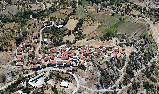 Demirci'de ulaşımı güçlendiren 45 kilometrelik çalışma