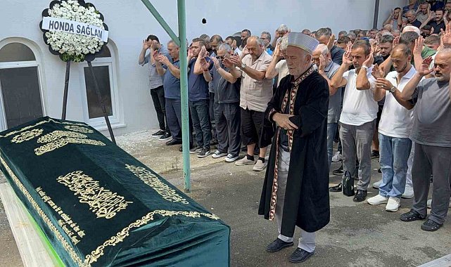 Denizde boğulan 17 yaşındaki çocuk toprağa verildi
