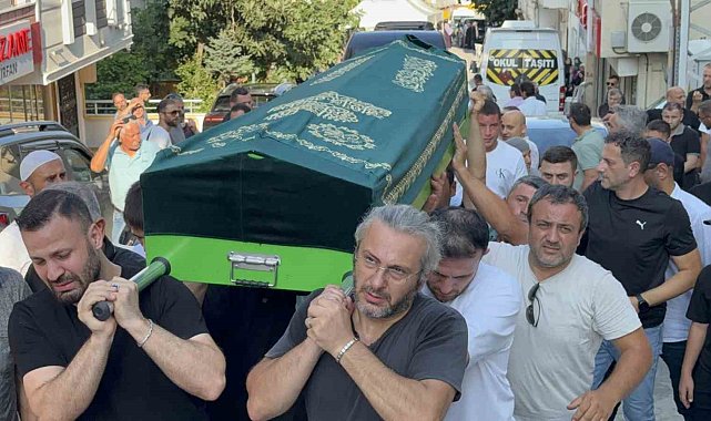 Denizde eşinin yeğenini kurtarmak isterken boğulan enişte toprağa verildi