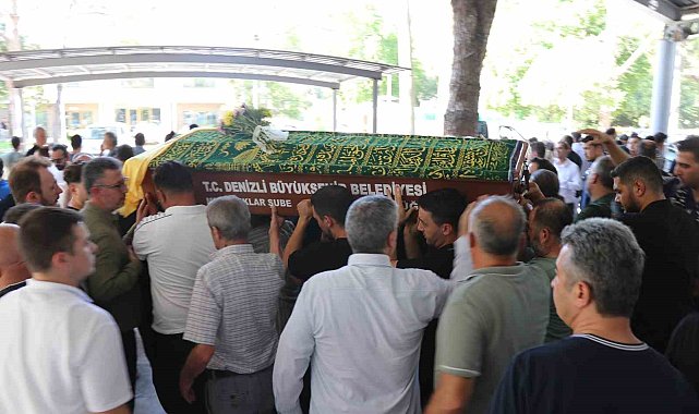 Denizli'de otomobilin çarptığı kadın son yolculuğuna uğurlandı