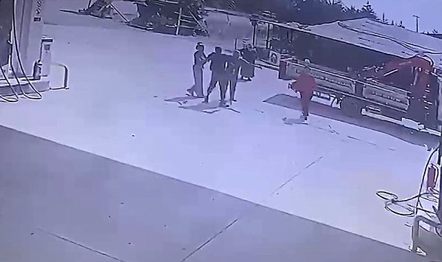 Denizli'de silah zoruyla genç kızın kaçırılma anlarına ait görüntüler ortaya çıktı