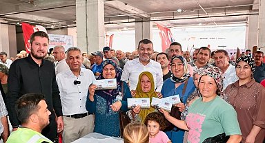 Denizli'de üreticinin yüzü Büyükşehir ile gülüyor