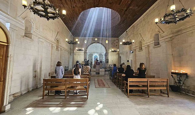 Depremde hasar gören 154 yıllık tarihi kilisede restorasyon çalışmalarına başlandı