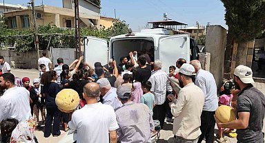 Depremzede vatandaşlara 100 ton kavun ücretsiz dağıtıldı