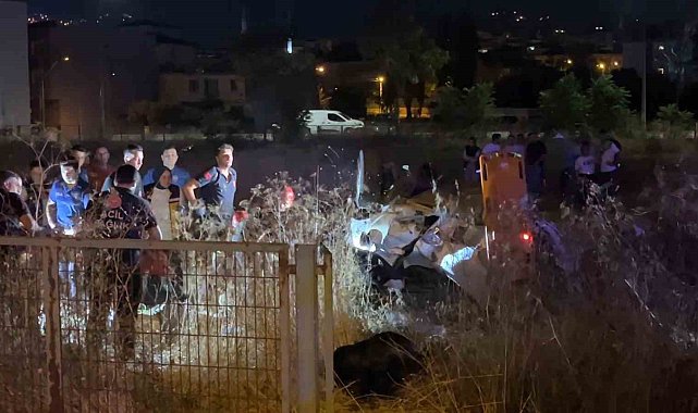 Direksiyon hakimiyetini kaybeden otomobil tarlaya uçtu: 5 yaralı