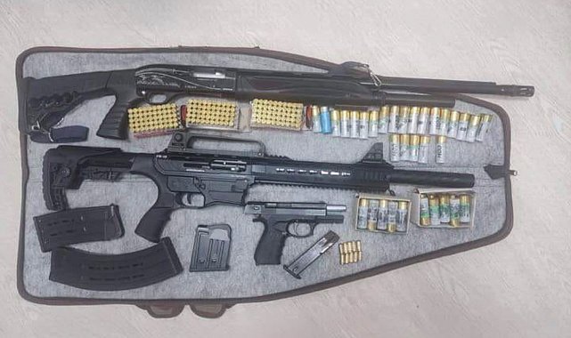 Diyarbakır'da araç içerisinde silah ve fişek ele geçirildi: 3 şüpheli yakalandı