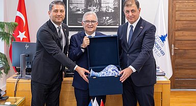 Dominik Ankara Büyükelçisi Lora'dan İzmir Büyükşehir'e ziyaret