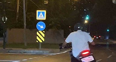 Drift atarak trafiği tehlikeye sokan motosikletli kamerada