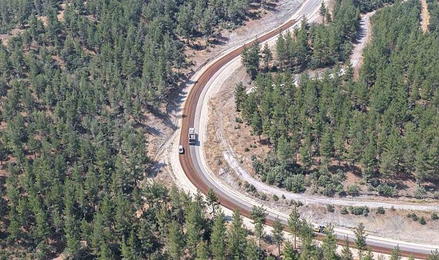 Dursunbey'de Başkan Akın'ın söz verdiği yol tamamlandı