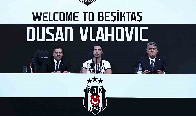 Dusan Vlahovic, yaklaşık 20 bin taraftarın önünde imzayı attı