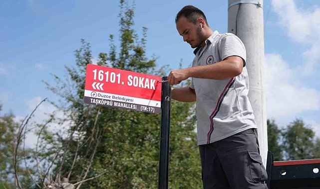 Düzce'de cadde ve sokak tabelaları tamamlanıyor