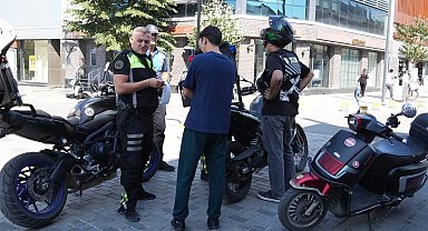 Düzce'de yaya yollarında motorlu araç denetimi