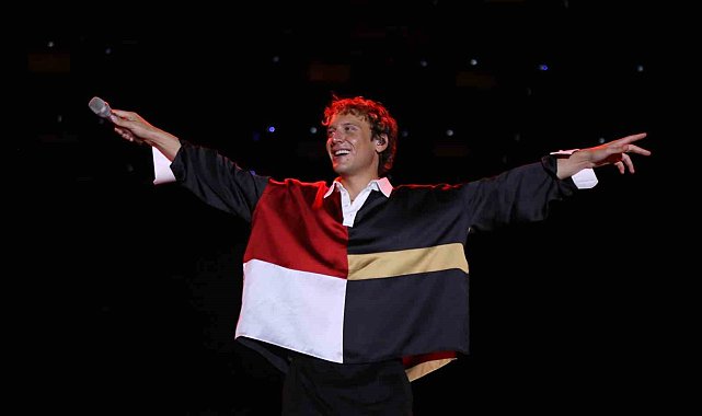 Edis ve Bengü, 6 gün süren festivalin final konserinde 40 bin kişiye unutulmaz bir gece yaşattı