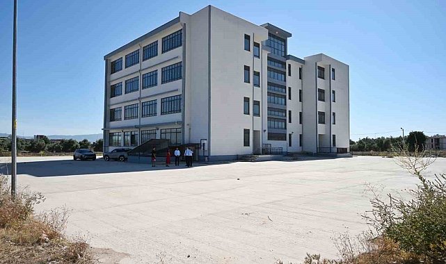 Efeler'de yeni ortaokul eğitim öğretim yılına hazırlanıyor