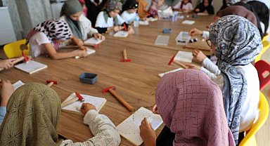 Eğitim ve sanat bir arada: Kur'an kursunda minik eller filografiyle buluştu