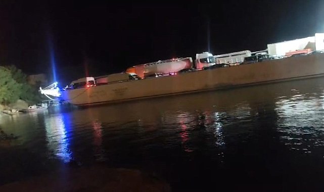 Elazığ-Pertek feribotunda motor arızası: İskeleye bir süre yanaşamadı
