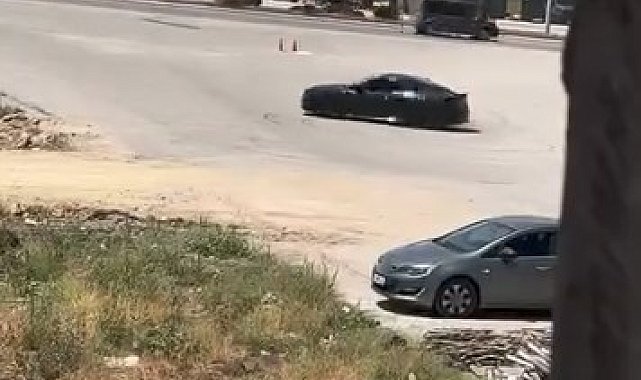 Elazığ'da drift atan sürücü kameraya yansıdı