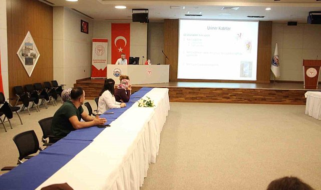 Elazığ'da hastane çalışanlarına üriner kateter ve enfeksiyonu eğitimi