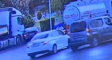 Elazığ'da tırın çarptığı otomobil sürüklendi: O anlar kameraya yansıdı