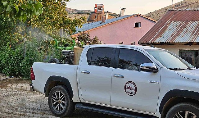 Elazığ'ın köylerinde ilaçlama çalışmaları sürüyor