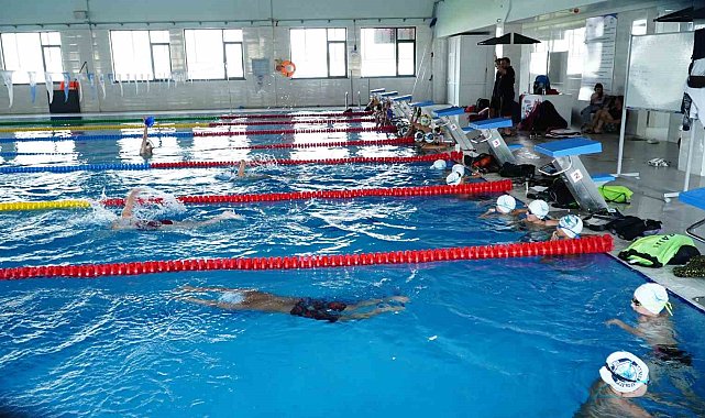 Erciyes Yüksek İrtifa Kamp Merkezi, profesyonel yüzme kulüplerinin yeni sezon hazırlık adresi oldu