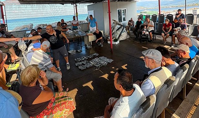 Erdek'te balıklar mezatta satışa sunuldu