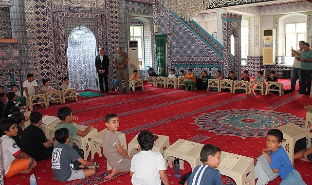 Erzin'de çocuklar yaz aylarını kuran kursunda eğitim alarak geçiriyorlar
