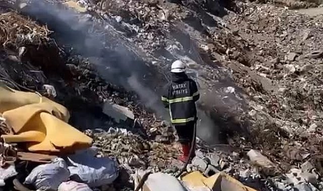 Erzin'de çöplük alanında çıkan yangın kontrol altına alındı