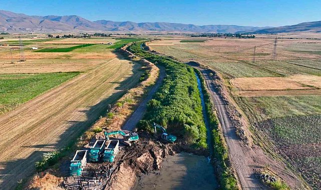 Erzincan'da 30 bin hektarlık arazi toplulaştırma projesi sürüyor