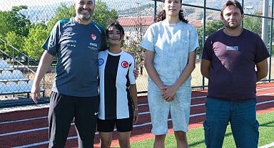 Erzincanlı 2 sporcu U-17 Kız Milli Takımı Kampına davet edildi
