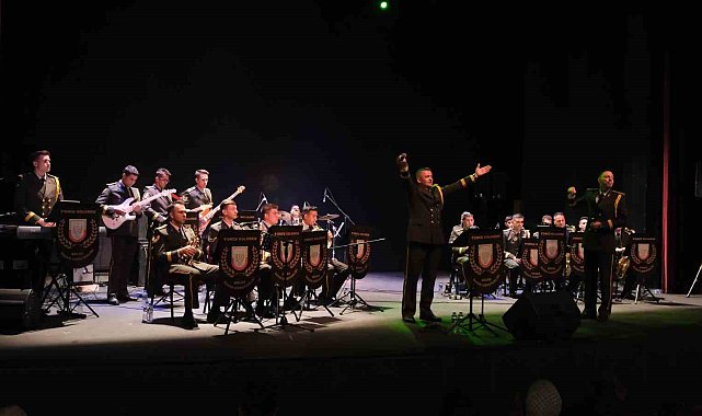 Erzurum'da festivalin ritmi sanatla tutuldu