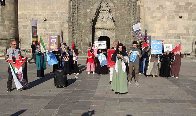 Erzurum'da sağlık çalışanları Gazze için yürüdü