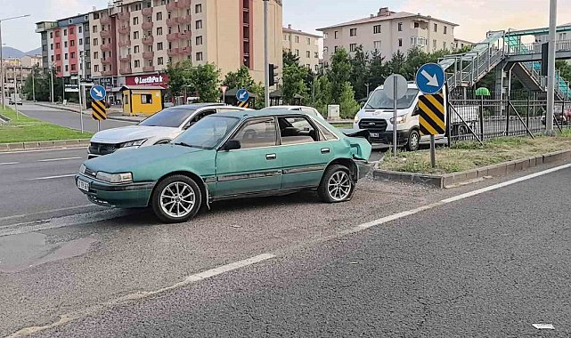Erzurum'da zincirleme trafik kazası: 3 yaralı