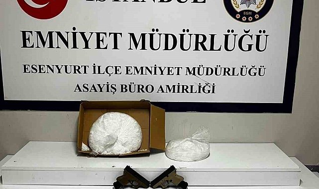 Esenyurt'ta bir adrese uyuşturucu operasyonu: 5 kilogram uyuşturucu madde ele geçirildi