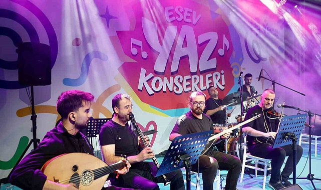 ESEV Yaz Konserleri, farklı müzik türlerini Esenlerlilerle buluşturmaya devam ediyor