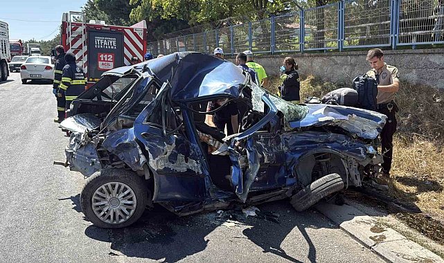 Eskişehir'de 3 aracın karıştığı feci kazada 1 ölü, 1 ağır yaralı