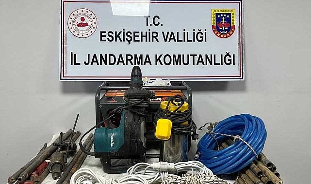 Eskişehir'de kaçak kazı yapan 5 şüpheli suçüstü yakalandı
